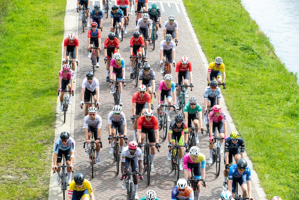 Elite en beloften rijden de Ronde van Overijssel | Holland Cup UCI 1.2