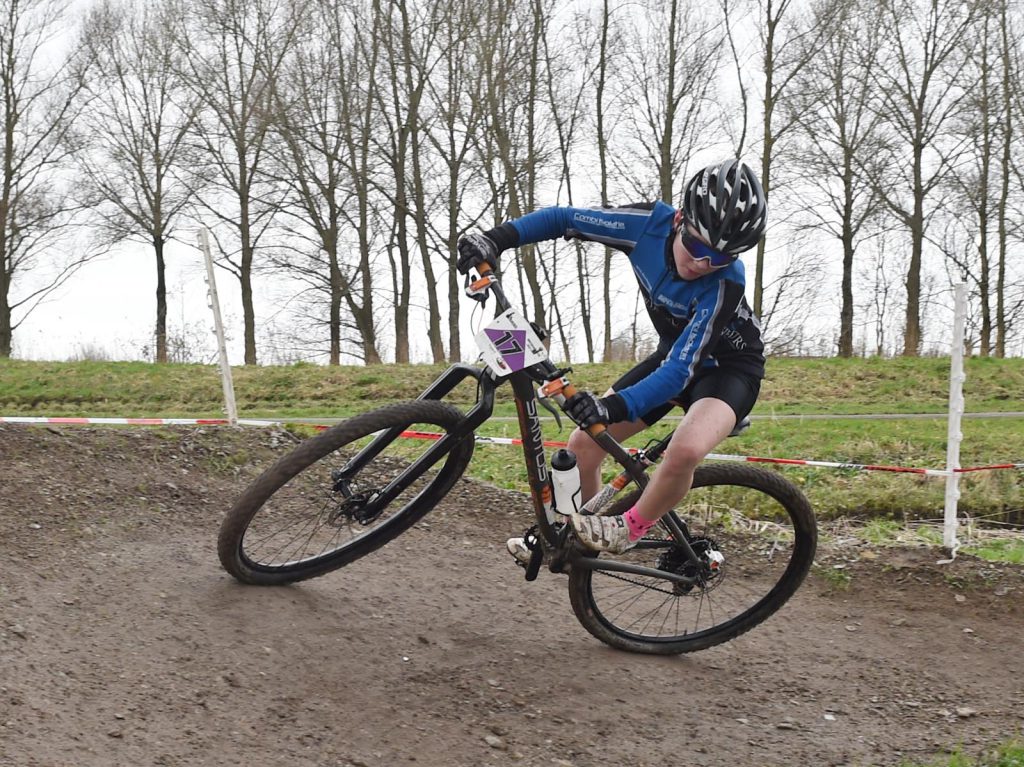 Aanleg Fietscrossbaan Slingelandse Plassen in fase 3 en 4