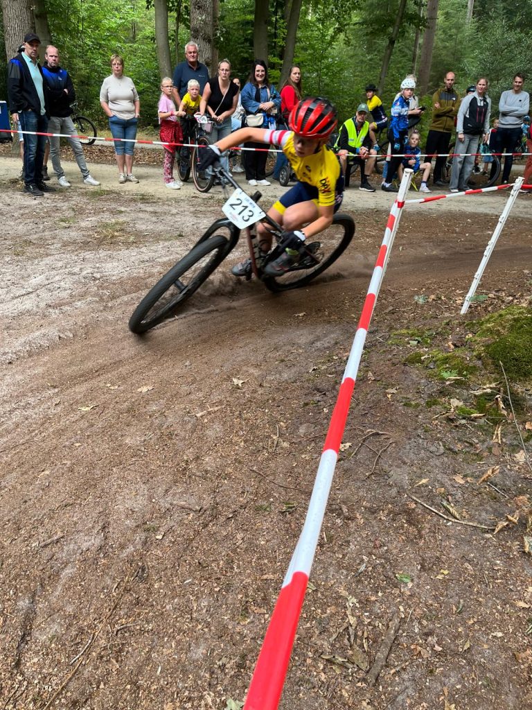 Een mooi NK mtb voor de ambi groep